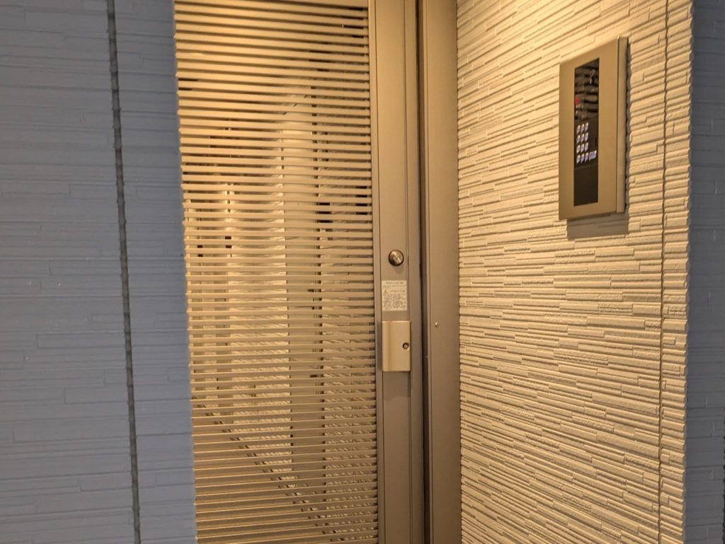 集合玄関…突破